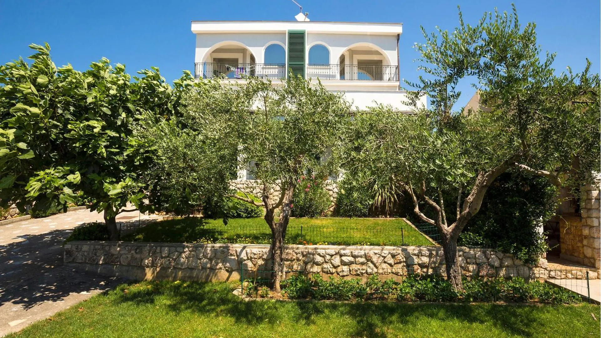 Beautiful Apartment In Novi Vinodolski With Wifi